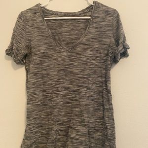 lululemon gray t shirt